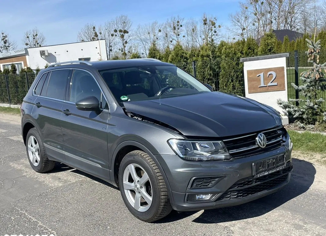 volkswagen tiguan Volkswagen Tiguan cena 52900 przebieg: 62000, rok produkcji 2018 z Świdnik